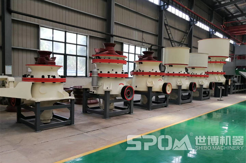 液壓巖石破碎機生產車間