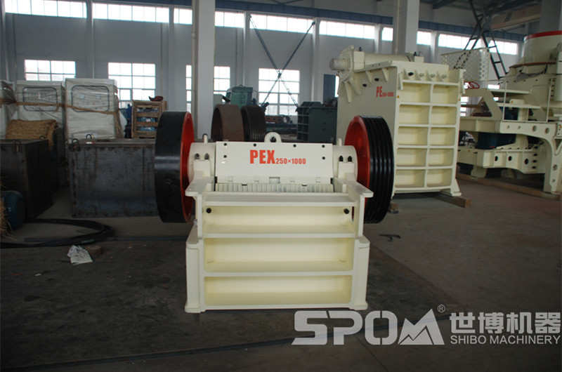 世博細牙破碎機生產廠家