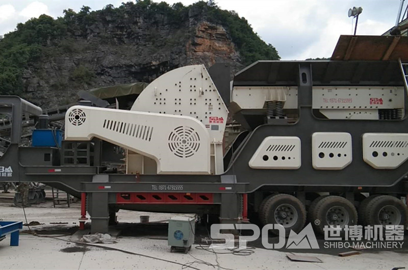 1615型號移動破石機